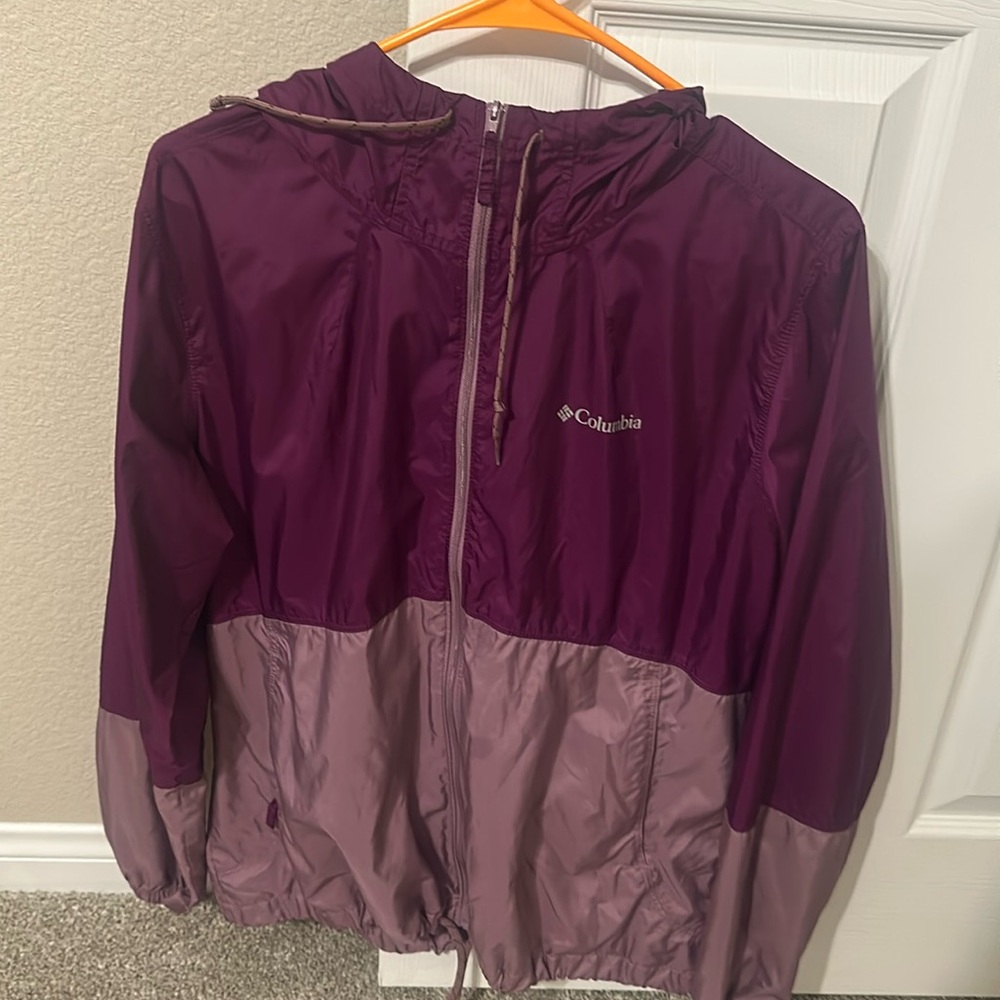 Purple, large Columbia rain jacket/windbreaker sports athletic